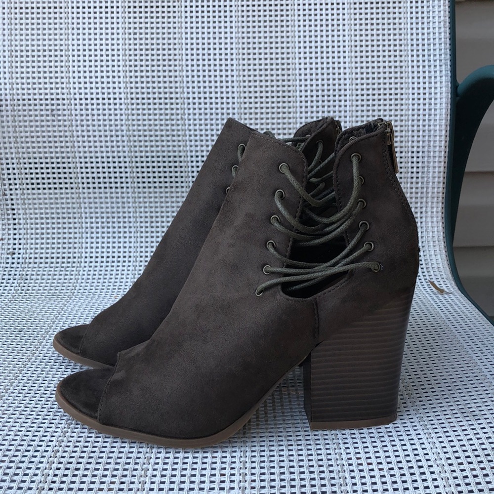 NWOB Bamboo Barracuda women’s brown booties